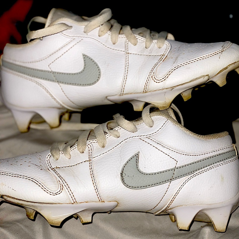 Nike Air Jordan low td cleat. Size 8.